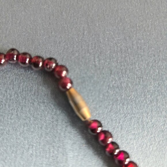 vintage red garnet necklace. Retro jewelry. 17.5'' long. - Picture 4 of 5
